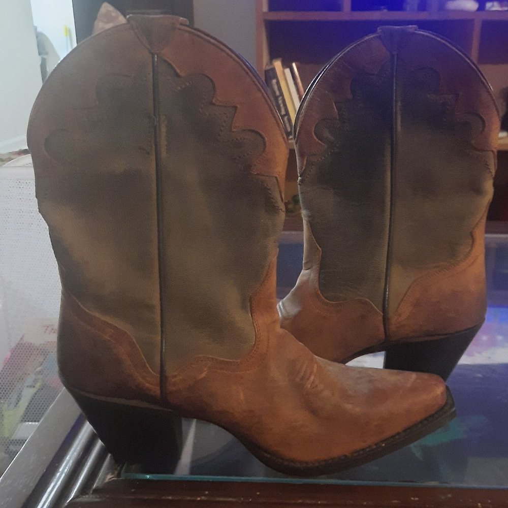 Nashvegas cowgirl boots!